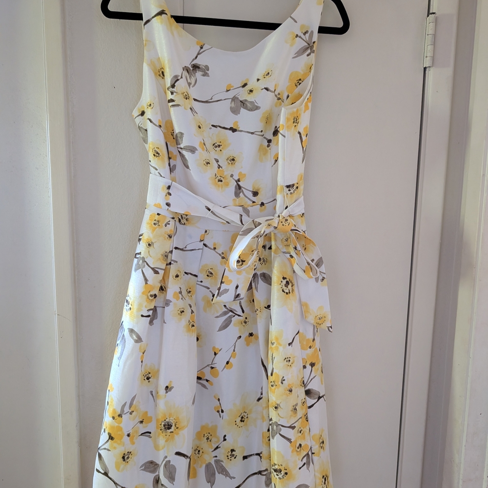 Jessica Howard Yellow and White Floral Midi Dress